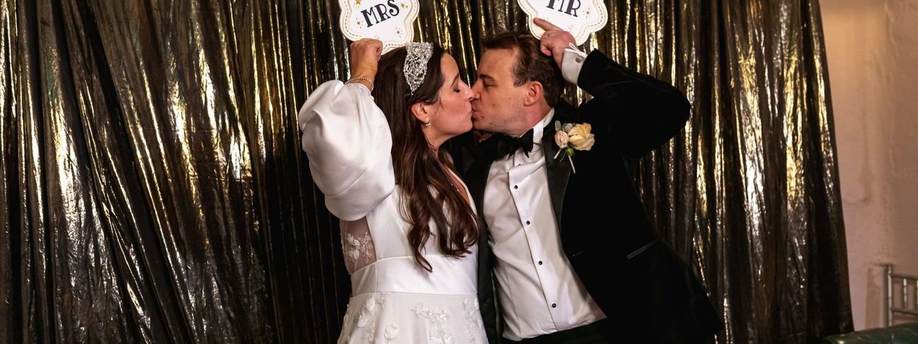 Why You Should Consider Hiring a Photo Booth for Your Wedding